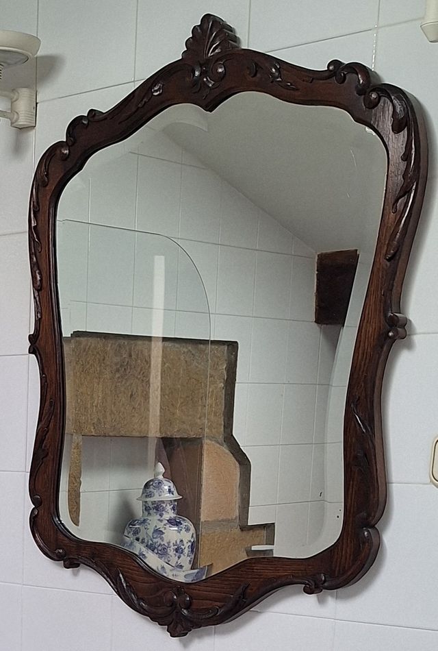Espejo antiguo madera oscura tallada