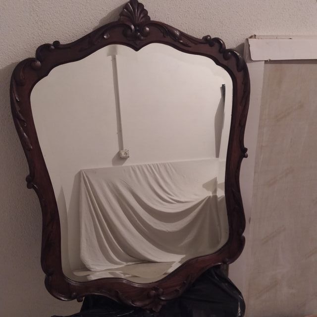 Espejo antiguo madera oscura tallada