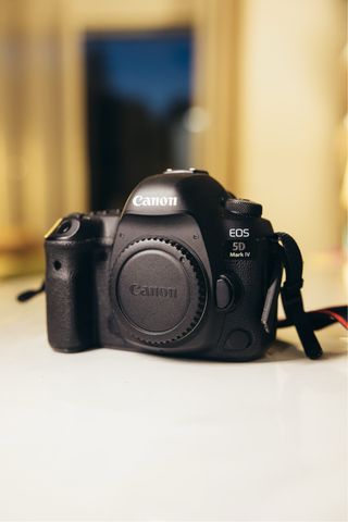 Canon 5D Mark IV + Schede Sandisk