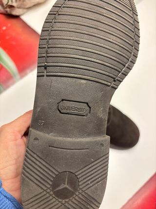 Zapatos de ante marrón con cordones