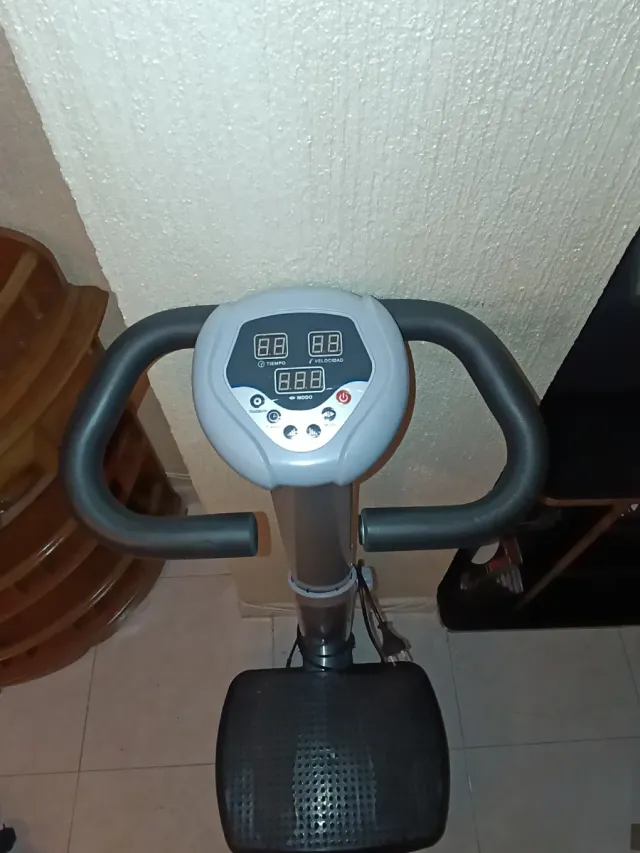 Piattaforma vibrante per il fitness