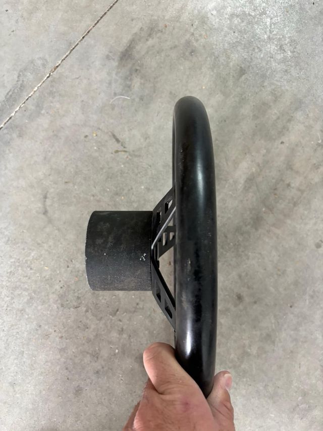 Volante deportivo con piña