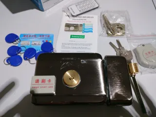 Cerradura Inteligente RFID con Tarjetas y Llaves