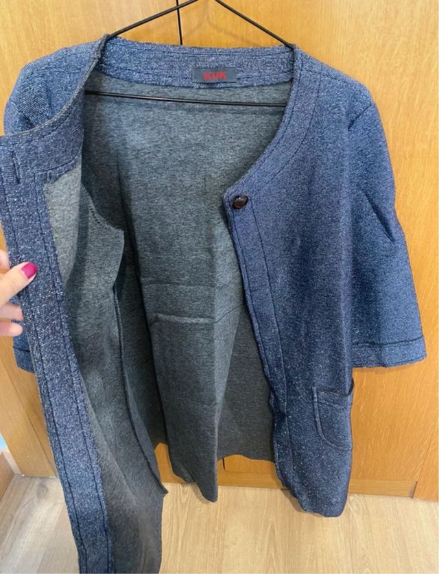 Chaqueta KUK azul con hilo plateado