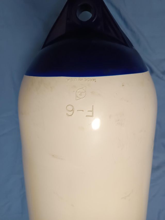 Boya Polyform U.S. Serie F6 Azul/Blanco, sin usar