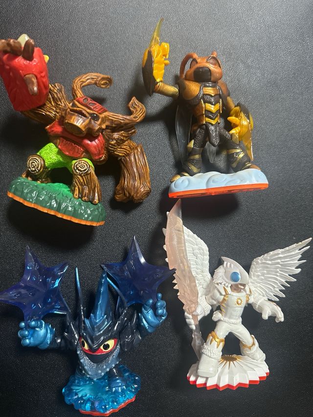 Muñecos Skylanders Wii (se venden por separado)