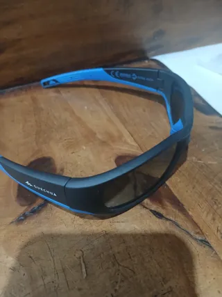 Gafas de sol Quechua negras y azules