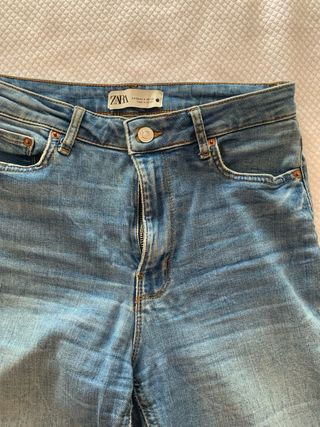 Vaqueros Zara Flare Azules