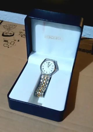 Reloj Seiko V732-0C10 Oro y Plata