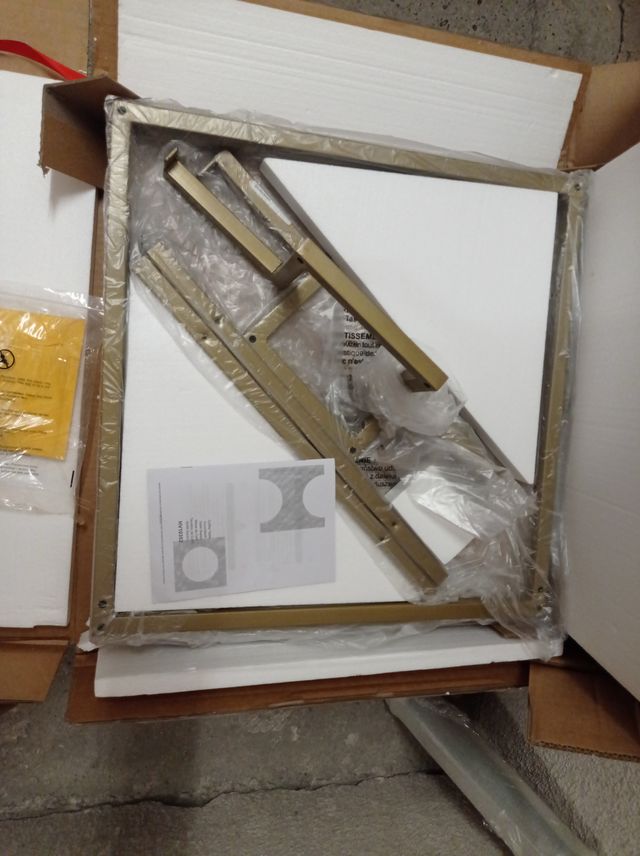 Mesita auxiliar cristal y metal dorado