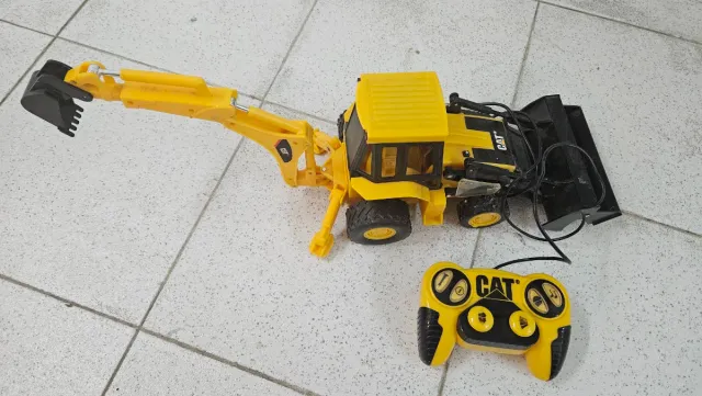 Retroexcavadora de la marca Caterpillar