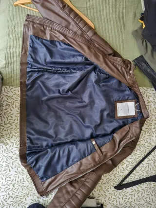 Chaqueta polipiel marrón