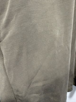 Mono corto verde caqui con bolsillos Talla S-M