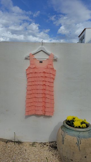 Vestido H&M rosa con volantes