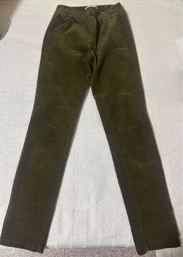 Pantalón de malla de pana verde caqui de Sfera