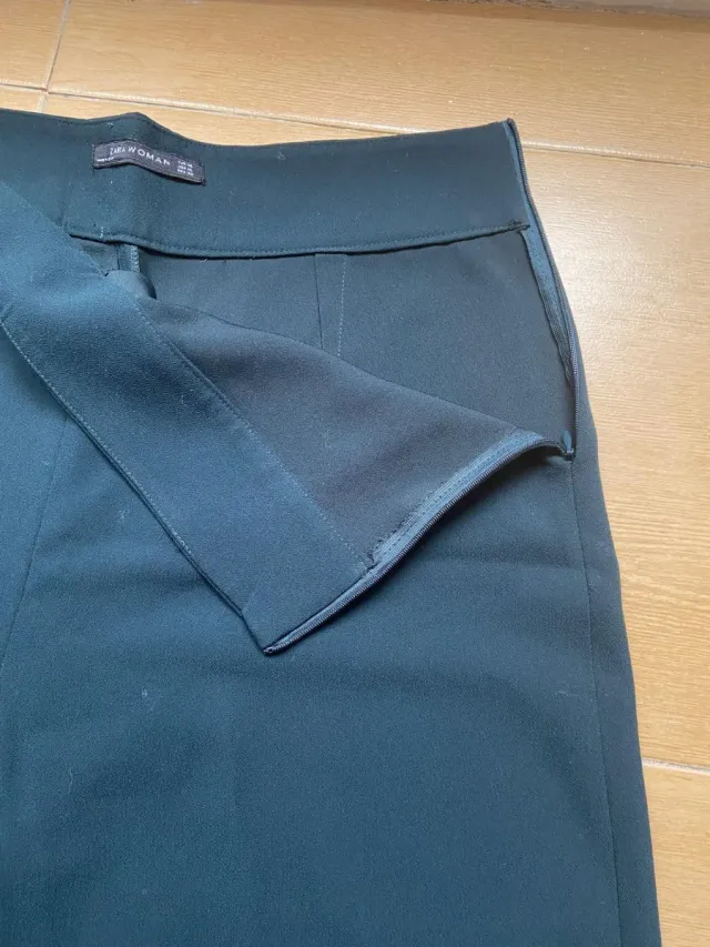 Pantalón cropped culotte verde