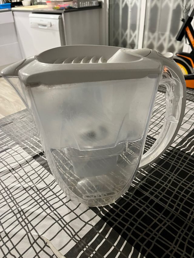 Jarra con filtro de agua