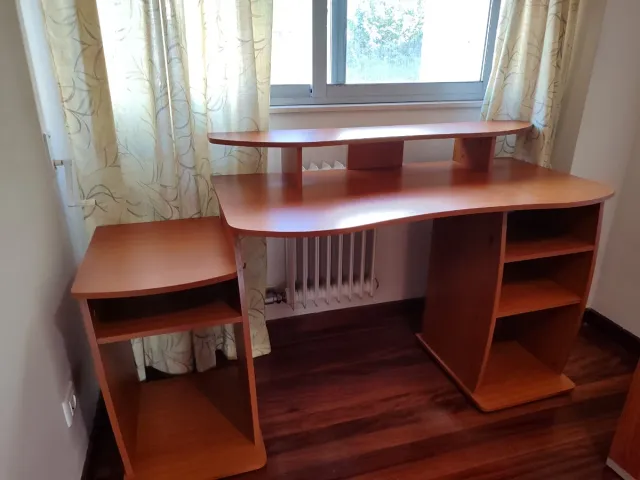 Escritorio de madera