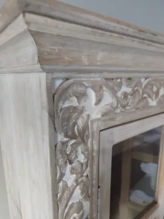 Vitrina Exótica Pushkar Madera y Cristal