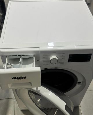 LAVADORA DE CARGA FRONTAL WHIRPOOL DE 8 KILOS