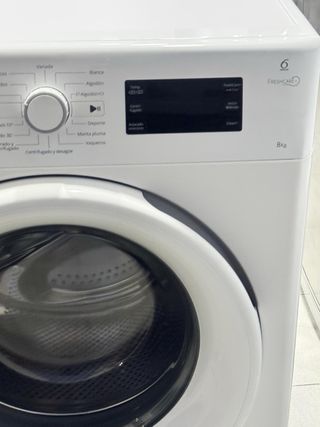 LAVADORA DE CARGA FRONTAL WHIRPOOL DE 8 KILOS