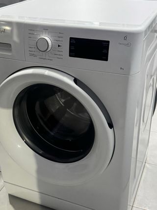LAVADORA DE CARGA FRONTAL WHIRPOOL DE 8 KILOS