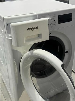 LAVADORA DE CARGA FRONTAL WHIRPOOL DE 8 KILOS