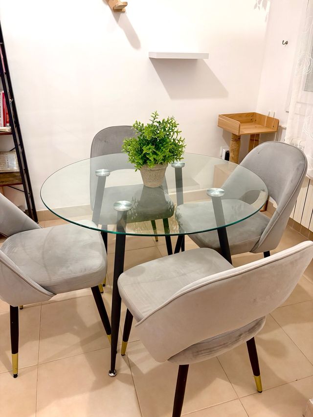 Mesa cristal redonda y 4 sillas terciopelo