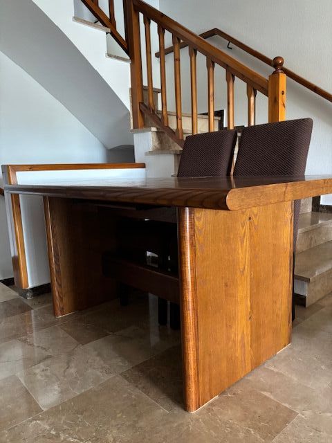 Mesa de comedor de madera y 4 sillas