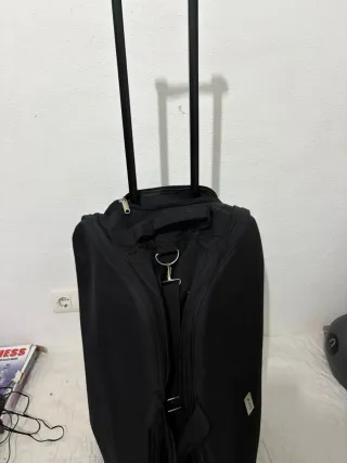 Maleta de viaje negra