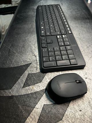 Tastiera e mouse wireless Logitech neri