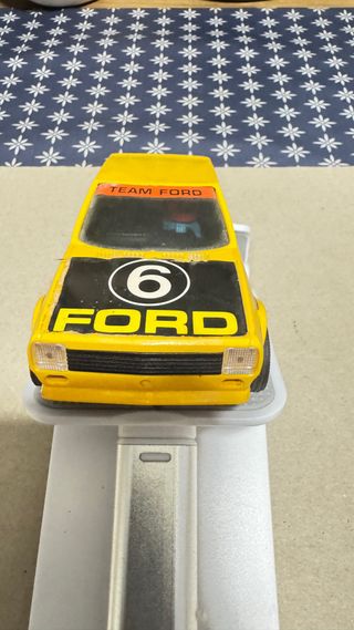 Ford Fiesta Scalextric Amarillo