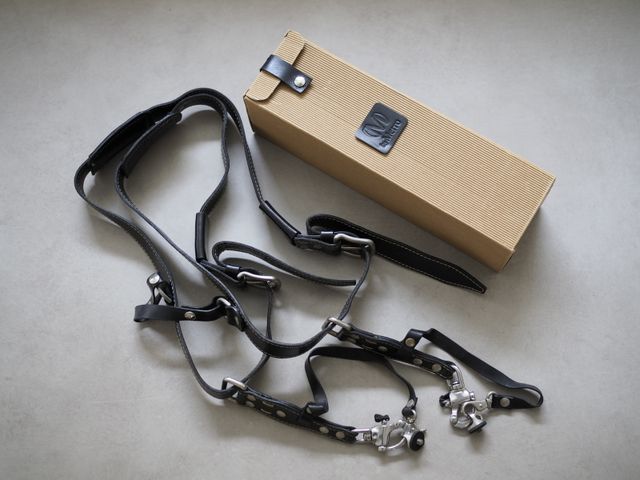 Arnés de cuero ByMerro para 2 cámaras