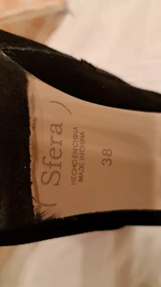 Botines ante negros tacón dorado