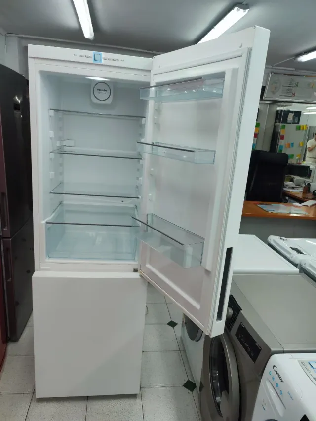 Nevera marca miele clase E 186x60cm con garantía 