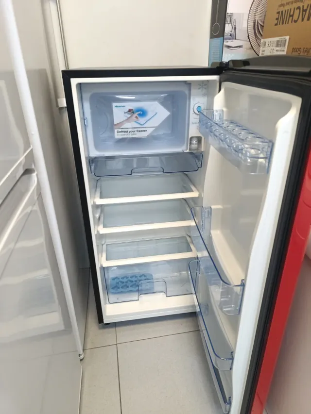 Nevera Hisense Roja 1.13m x 52cm