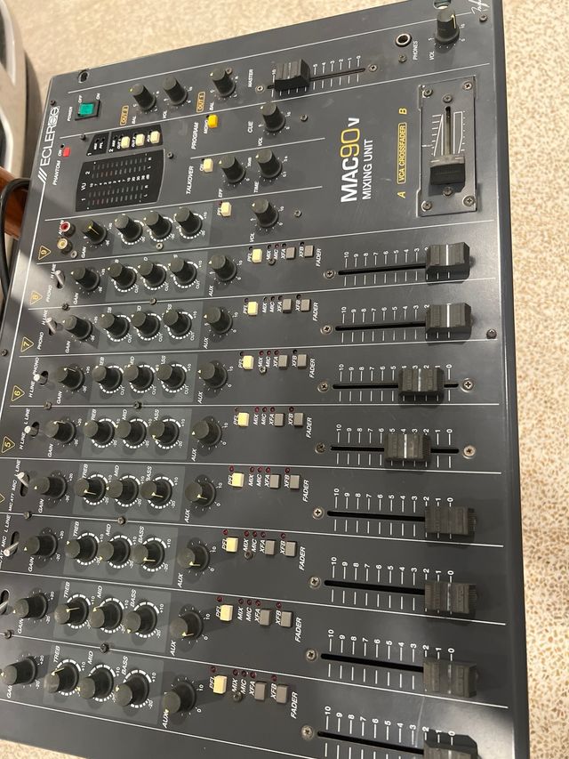 Mesa de mezclas Ecler Mac 90 V no enciende