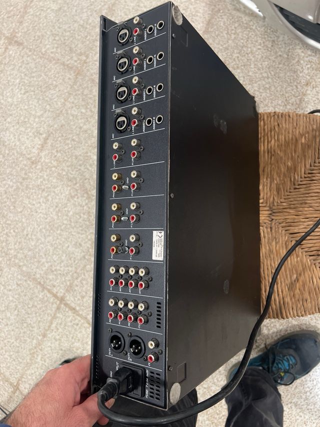 Mesa de mezclas Ecler Mac 90 V no enciende