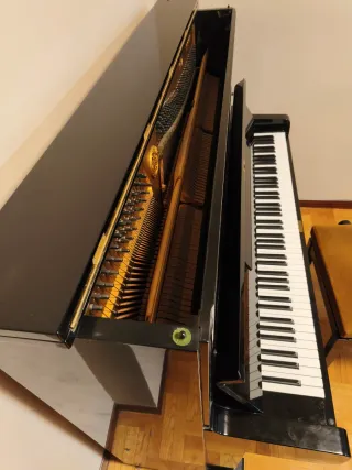 Piano Vertical Yamaha U2