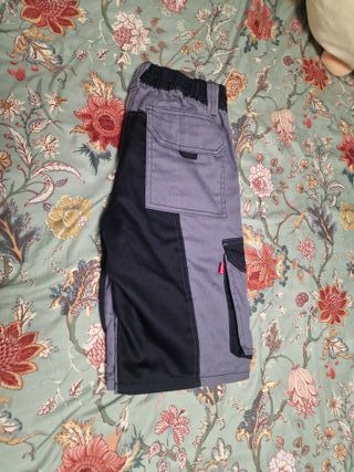 Pantalón corto de trabajo gris y negro