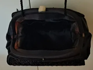 Pochette nera paillettes