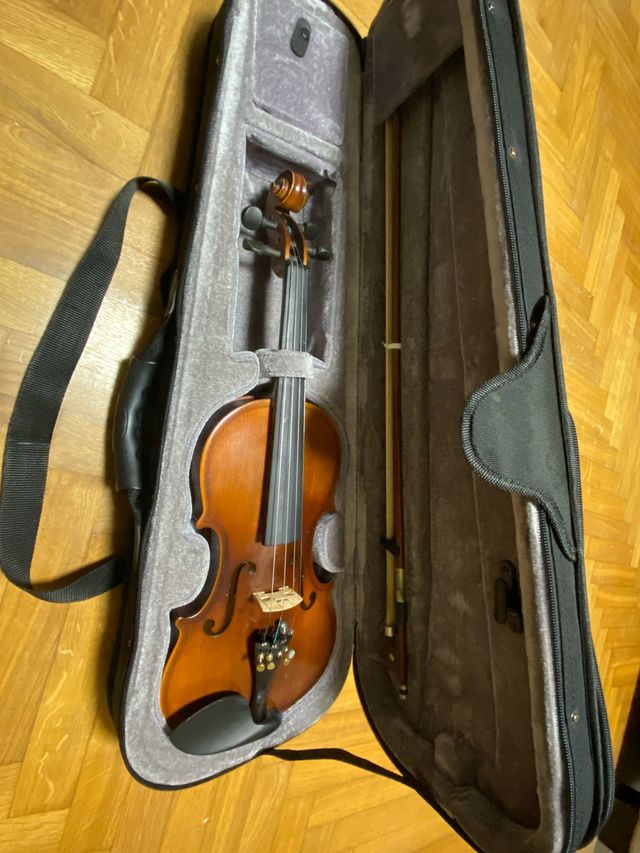 Violín 1/2 con funda y arco