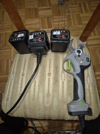 Tijera Eléctrica Inalámbricas + 3 Baterías