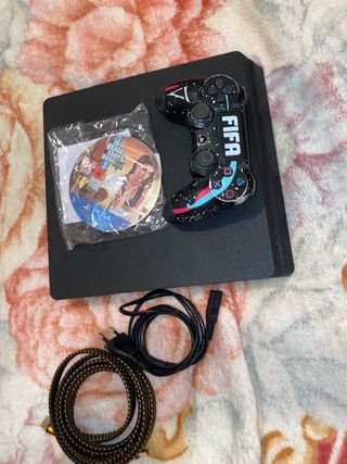 PS4 (PlayStation 4) + Juego GTA V