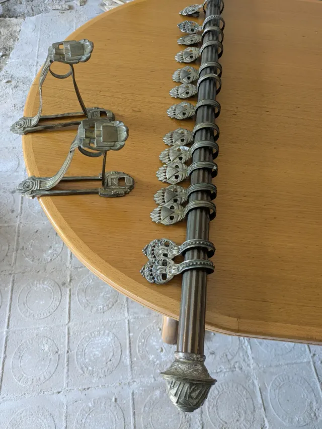 Barra cortinas vintage calaveras metal