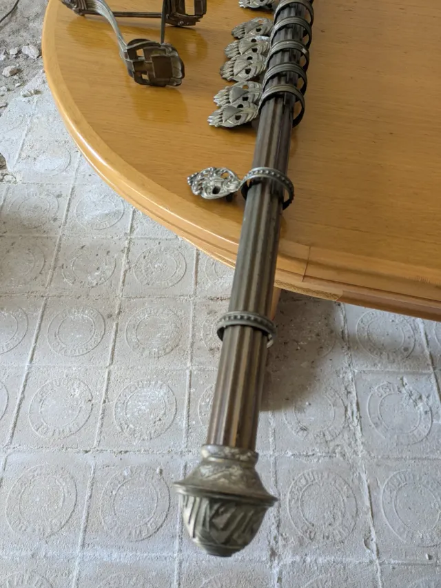 Barra cortinas vintage calaveras metal