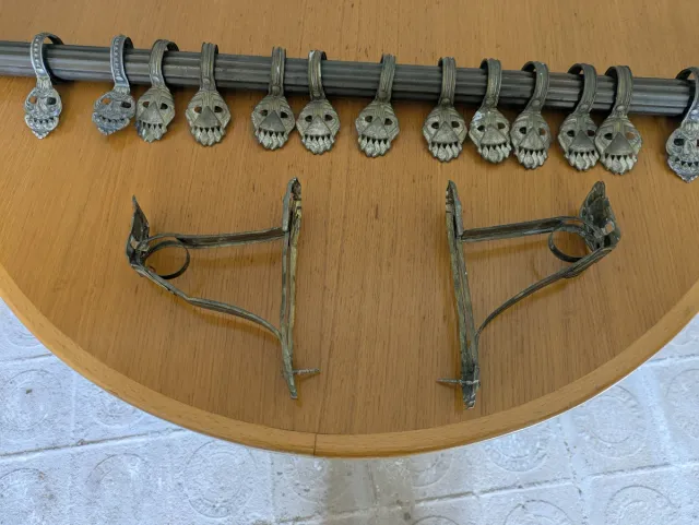 Barra cortinas vintage calaveras metal