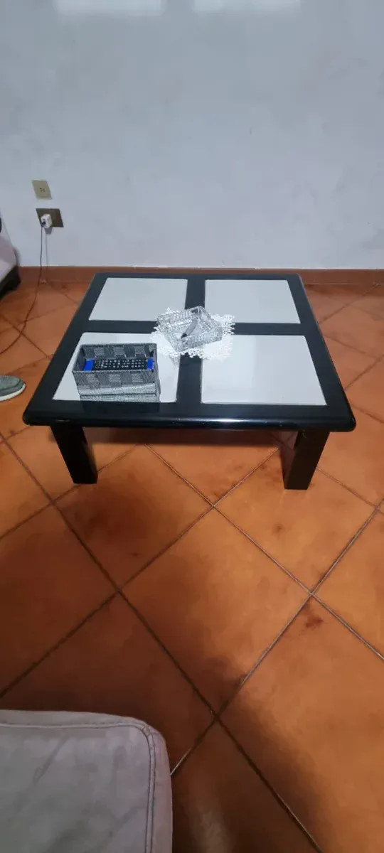 Tavolino da salotto piano vetro e legno