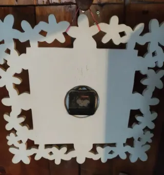 Orologio da parete decorato con fiori