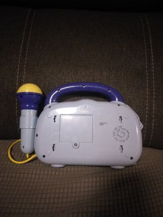 Karaoke Bluey con micrófono